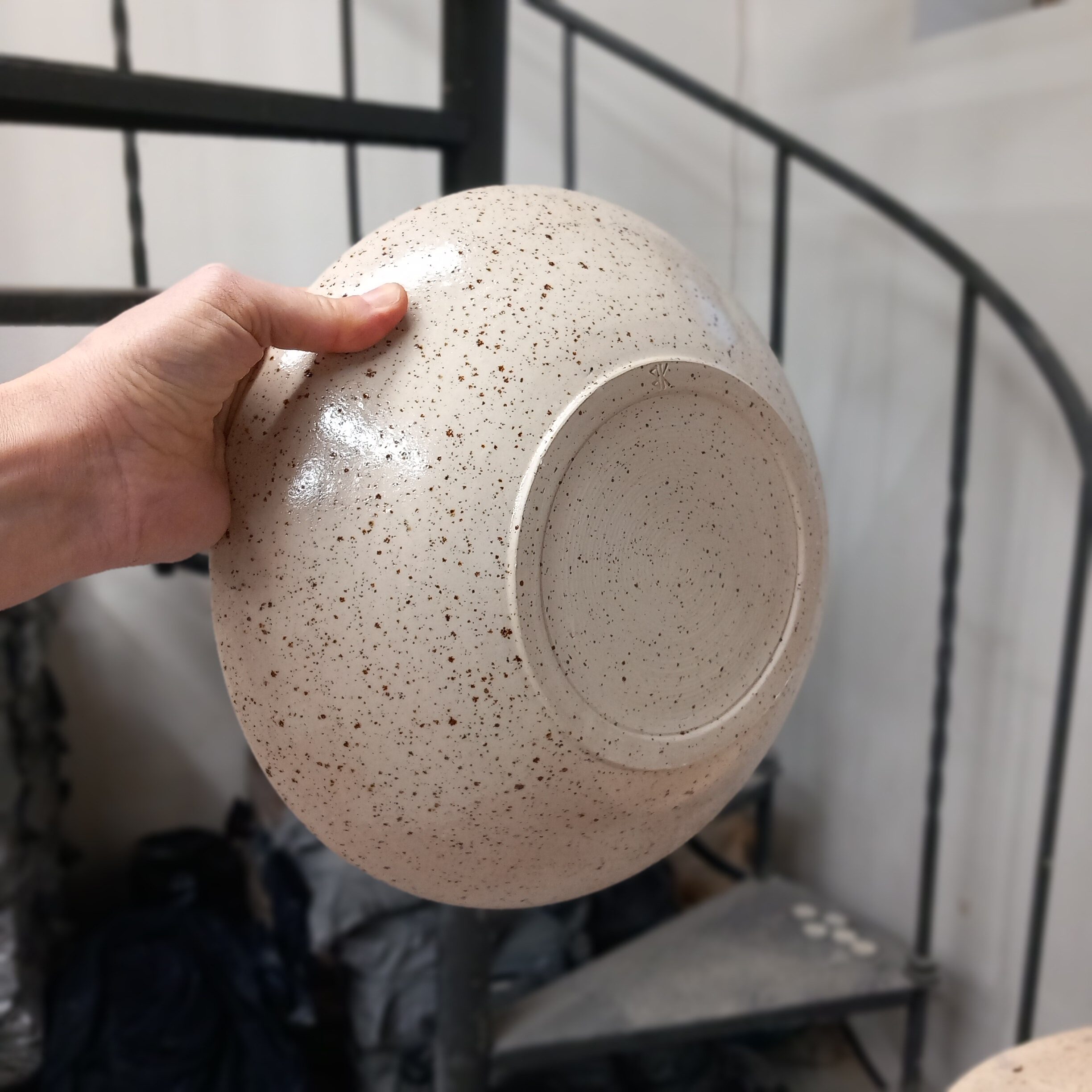 Červená na tečkované hlíně - Obrázek 2